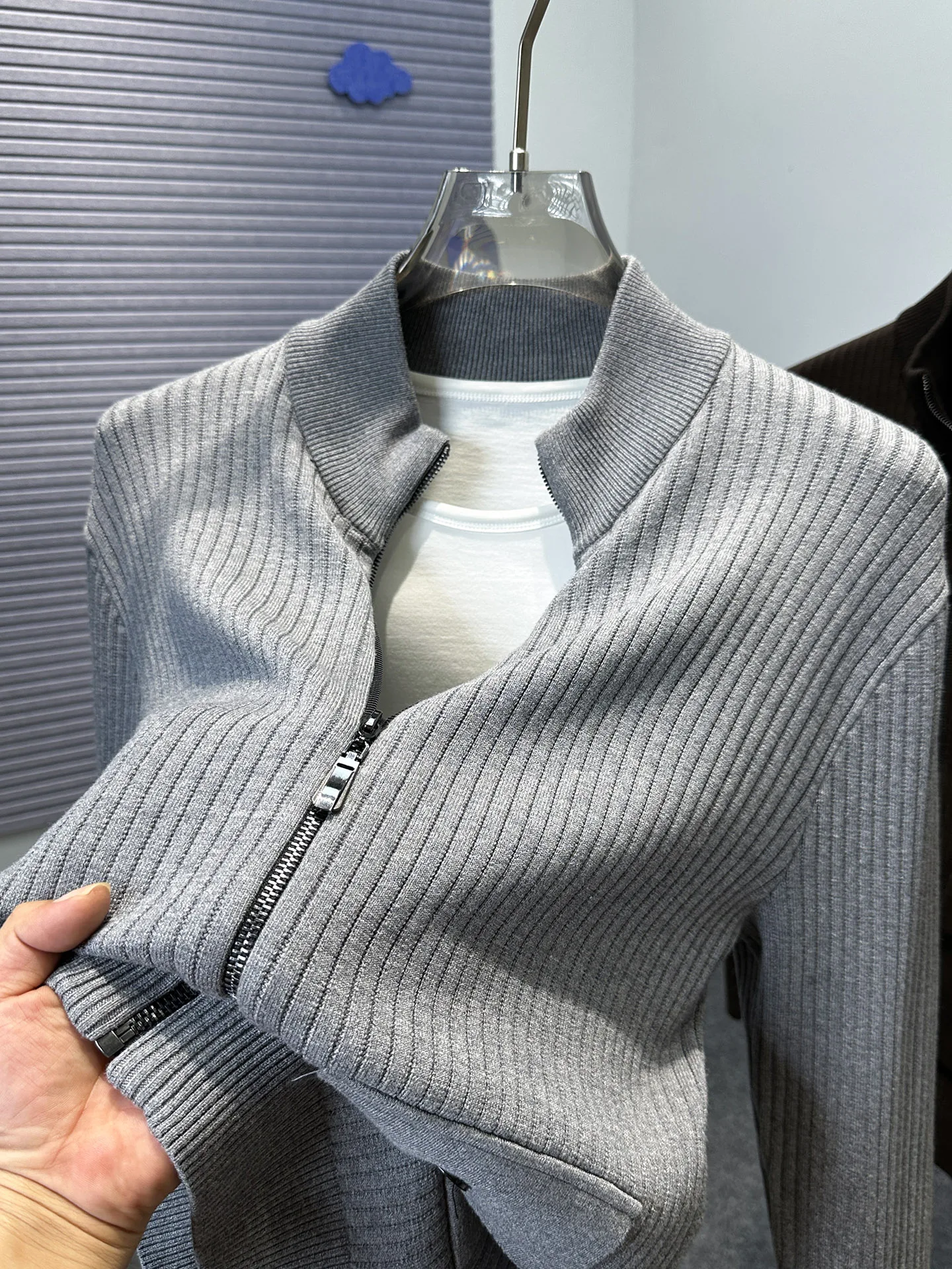 

Мужской вязаный кардиган приталенного кроя, однотонный, с воротником-стойкой, на молнии, повседневная осенне-зимняя верхняя одежда