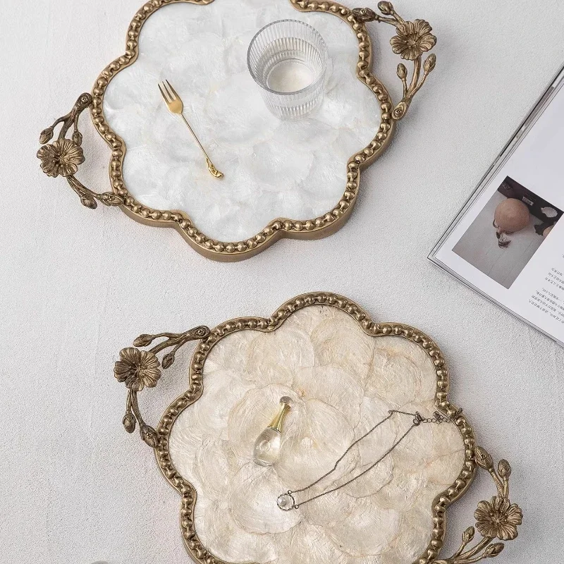 Vintage Luxury Shell Decorative Tray Countertop Art Flower Miscellaneous Storage Tray with Metal Handles Cosmetics Storage Tray