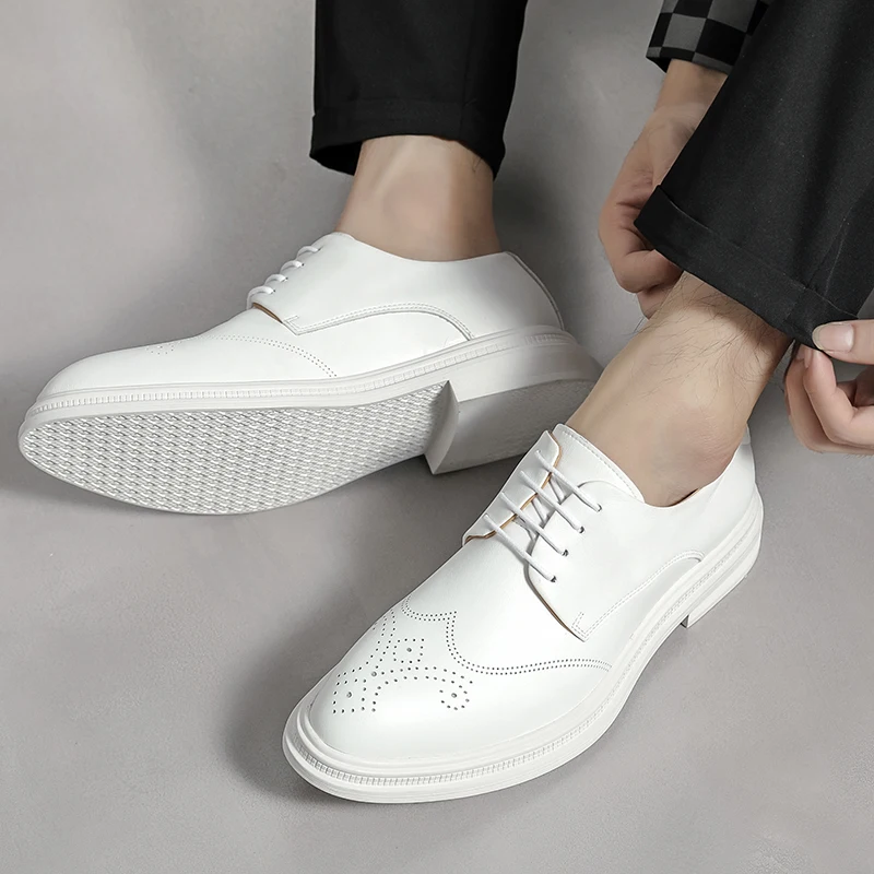 

Trendy Brand Men's Brogue Shoes Simple White High-end Banquet Dress Shoes Lightweight Men's Leather Casual Shoes Big Size：38-48