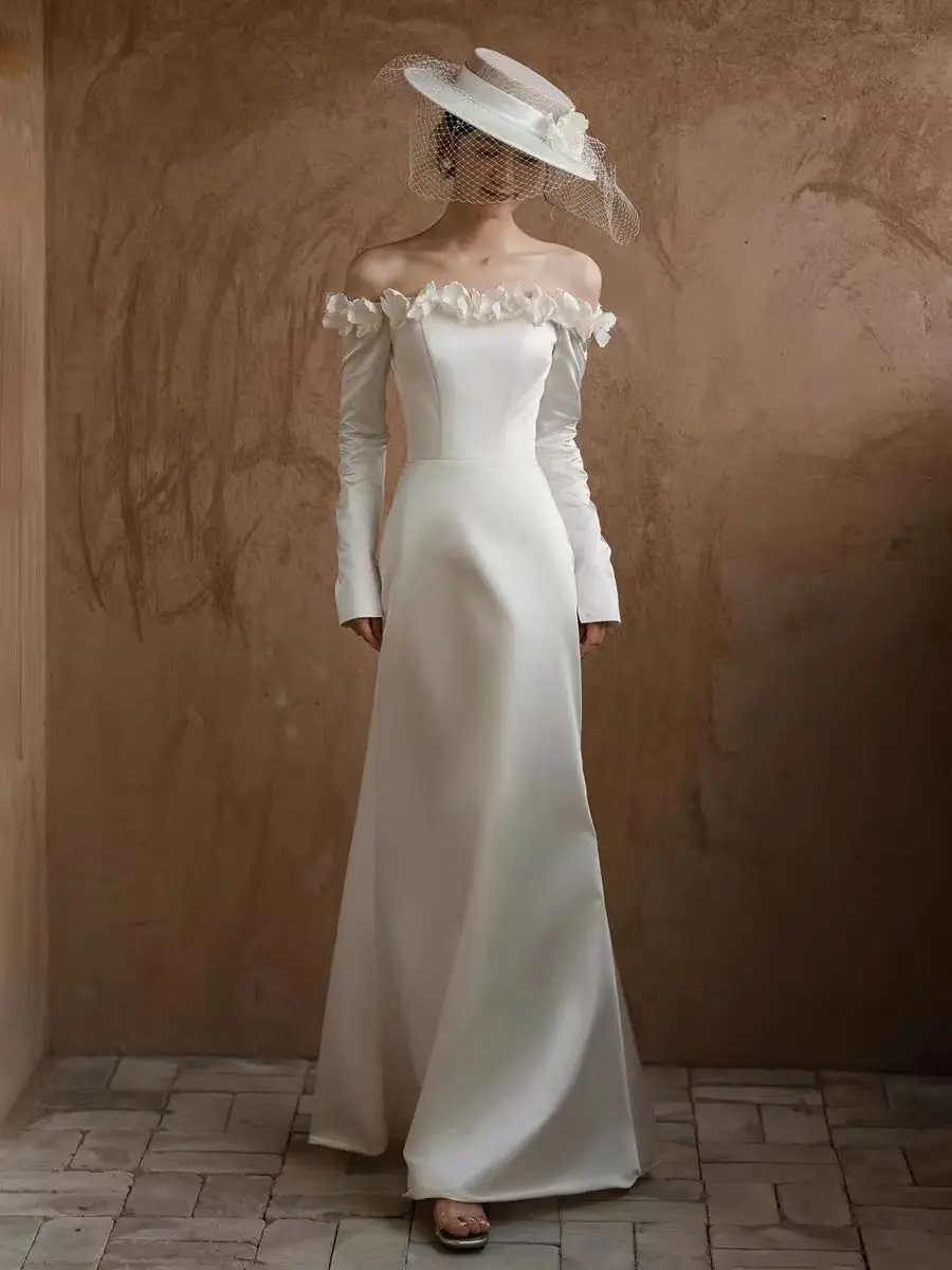 

Ele White Satin One-oulder Long Sve Morning Robe Wedding Dr Faionable Bridal Gown with Flower Embelliments