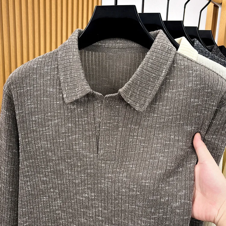 Herren-Polohemd mit Reverskragen, langärmelig, aus Strick, mit gerippter Textur, halber Knopfleiste, weiches Strickmaterial, für den täglichen Gebrauch, schmal geschnitten, Oberteil für Herren. – Detail 11