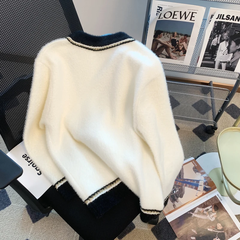 New 2024 Autumn Winter Cashmere Sweater Women Korean Fashion V Neck Patchwork Black Or White Cardigan Womens Loose Outwear Tops