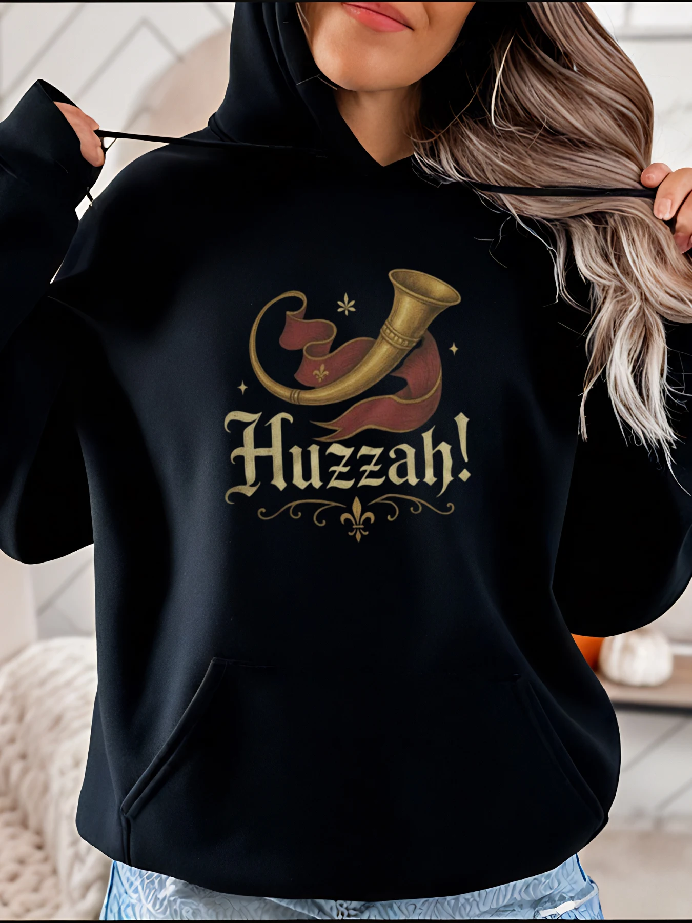 Huzzah Hoodie Motif Tanduk Desain Vintage Kasual Wanita Streetwear Fashion Sweatshirt