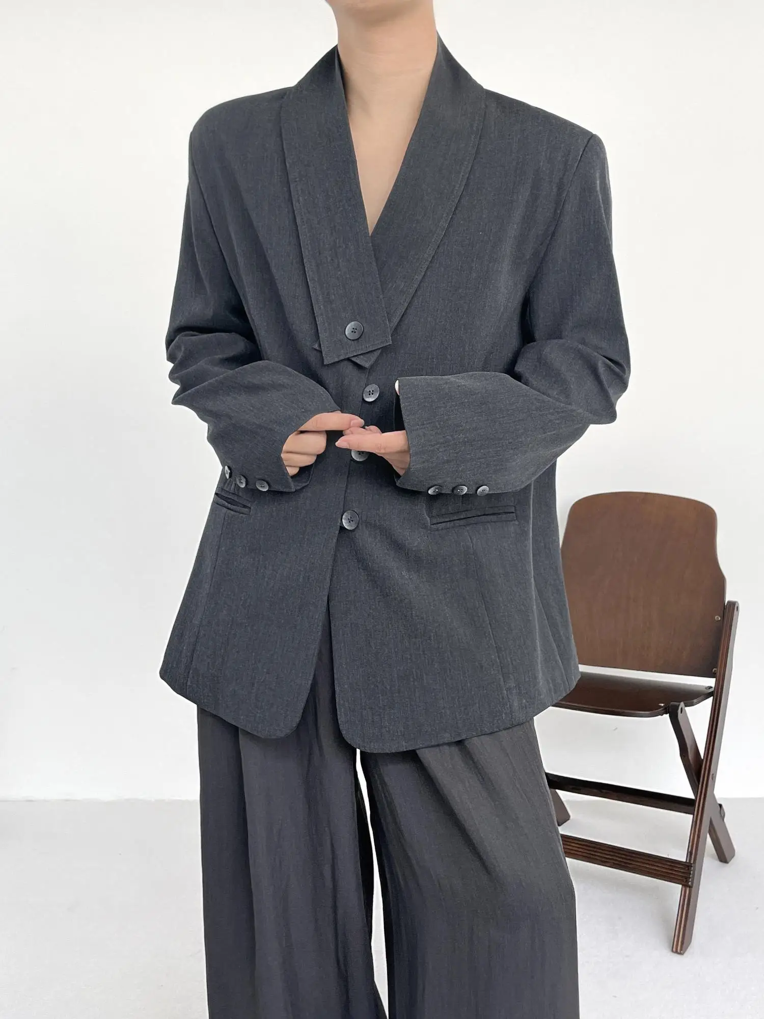 Unisex Retro V-neck Suit Jacket Versatile Casual Chinese Design Scarf Neckline Long Sleeve Loose Fit Four Seasons Wear