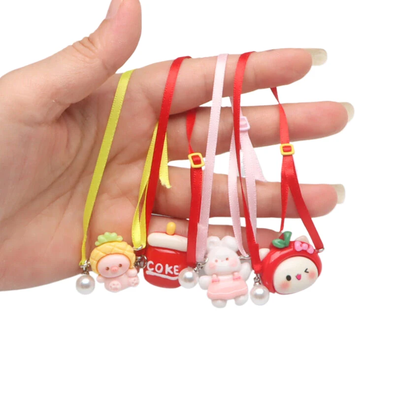 ドールハウス人形アクセサリーかわいいミニクロスボディバッグミニモデル人形アクセサリー服ペンダントに合わせるのに最適