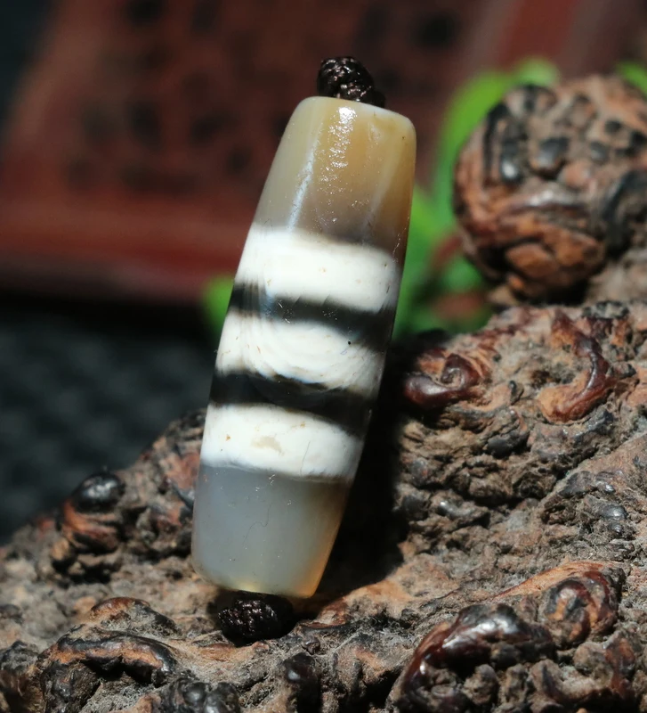 Magic Energy Tibetan Old Agate 3 Stripes Healer Medicine DZi Bead Pendant Amulet Timestown Treasure Jewelry UPD231228a1