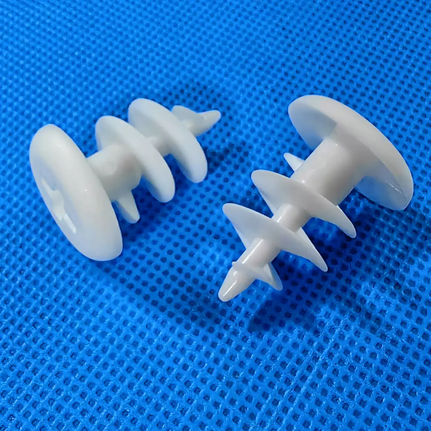 100Pcs Plastic Cross Self Tapping Expansion Rivets Insulating Fasteners For Hollow PP Board Quick Installation