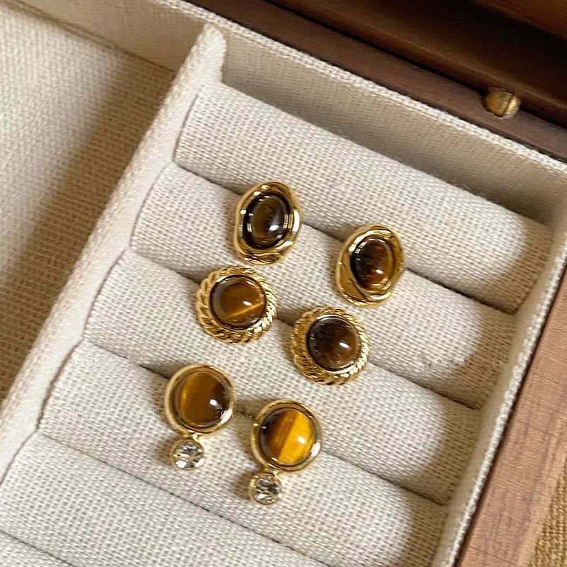 2026 New Brown Rhinestones Round Oval Stud Earrings for Women Trendy Metal Vintage Party Small Geometry Jewelry Gift