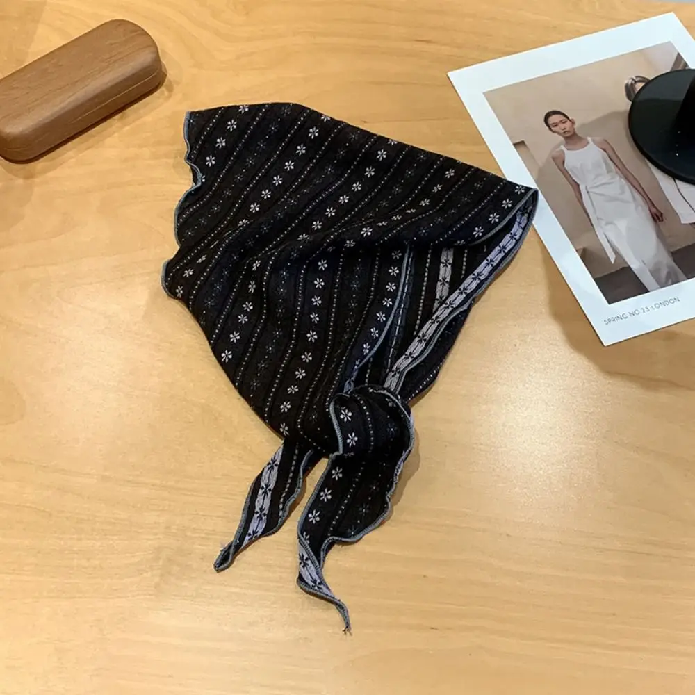 

Exquisite Sweet Snow Flower Scarves Stripe Print Soft Cotton Linen Headscarf Neck Wrap Headkerchief Triangle Hijab Scarf Girls