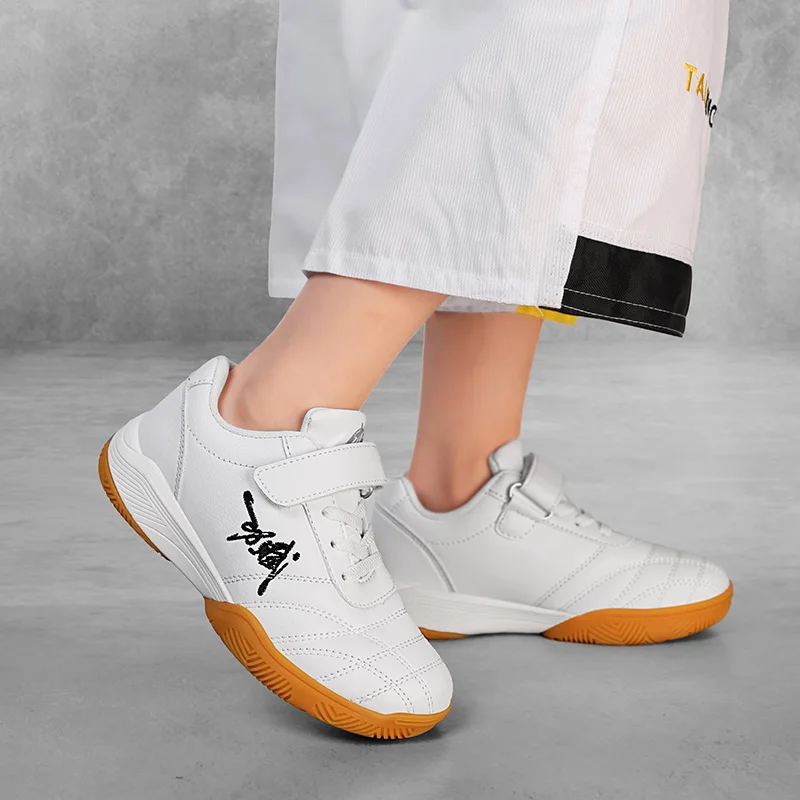 Fashion Mesh Men's Casual Shoes Outdoor Women's Walking Sneakers Comfortable Slip-On Men's Breathable Running Sneakers