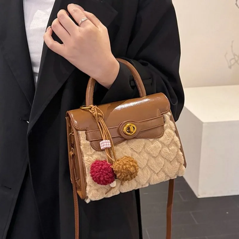 

Trendy Letter Logo Leather Tote Bag For Women Luxury Brand Large Capacity Minimalist Vintage Style Diaper Bags For Everyday