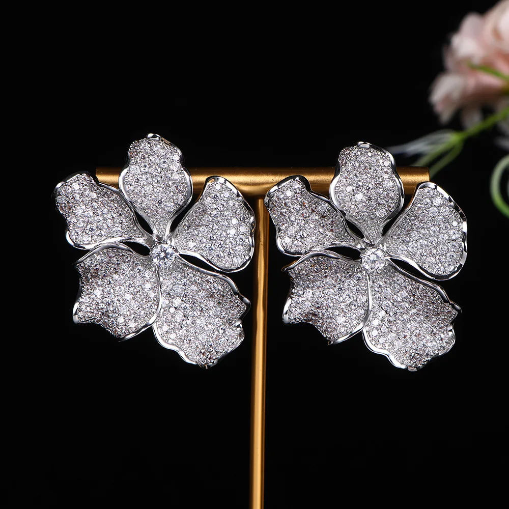 HIBRIDE 2025 Temperament Stunning Feminine Charm Flower Stud Earrings Jewelry for Holiday Dresses Wedding Prom Travel Gifts E294