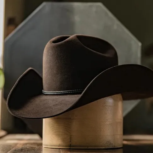 

Cowboy Style Wool Felt Hat Solid Color Felt Hat with Decoration