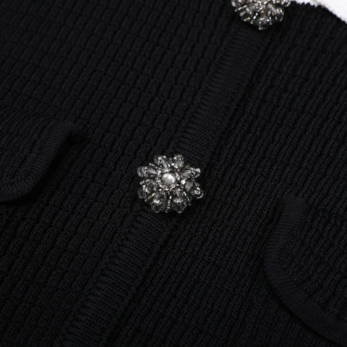 25301 Wysokiej jakości, modny, dzianinowy, elastyczny, dopasowany kardigan zapinany na guziki na wiosnę i jesień + plisowana spódnica midi, zestaw damski