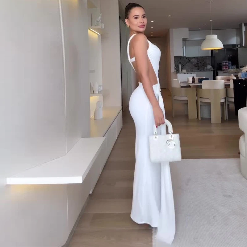 فستان نسائي صيفي أبيض ميدي رقبة غير متماثلة وخصر مقصوص بدون ظهر بقصة ضيقة موضة أنيقة 2025 وصول جديد
