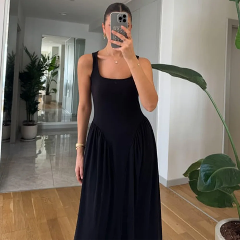 Vestido de verão feminino 2025 verão novo pescoço quadrado sexy sem mangas plissado temperamento fino ajuste vestido para mulher