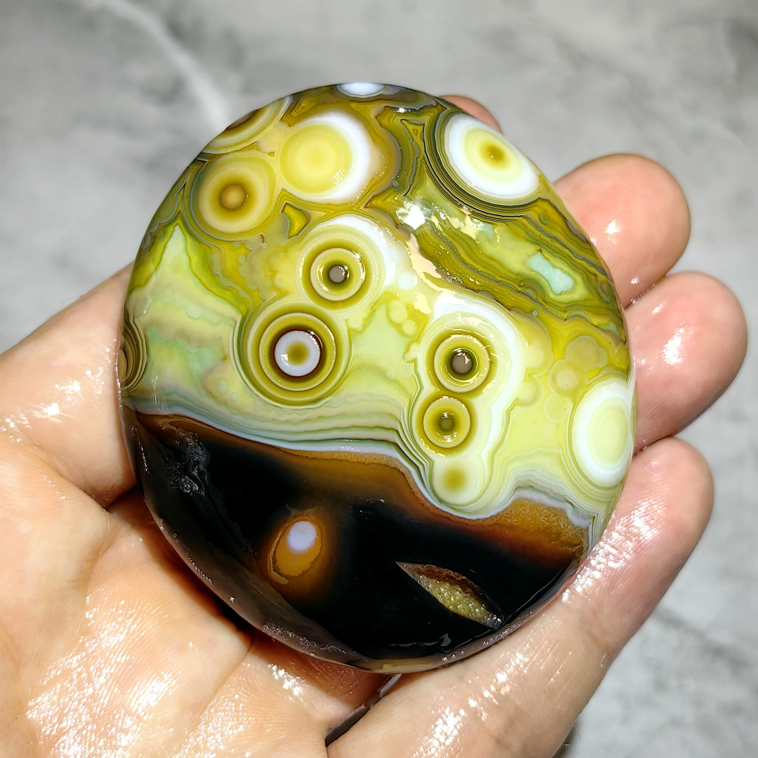 Natural Gobi Agate Eye Stone Large Concentric Circle Pattern Silk Texture Banded Mineral Specimen Palm Stone Home Decor Ornament