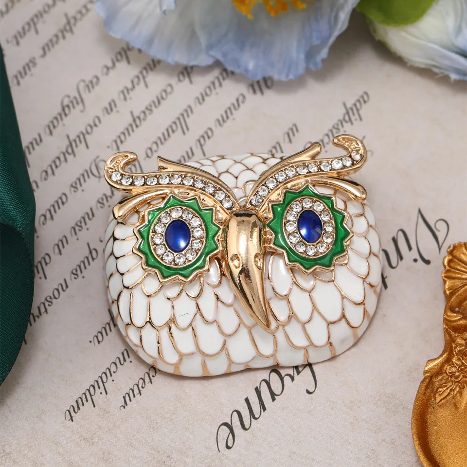 Creative Women Vintage Elegant Owl Enmael Brooches Pins Retro Baroque Animal Classic Design Women's Coat Suit Badge Corsage Gift