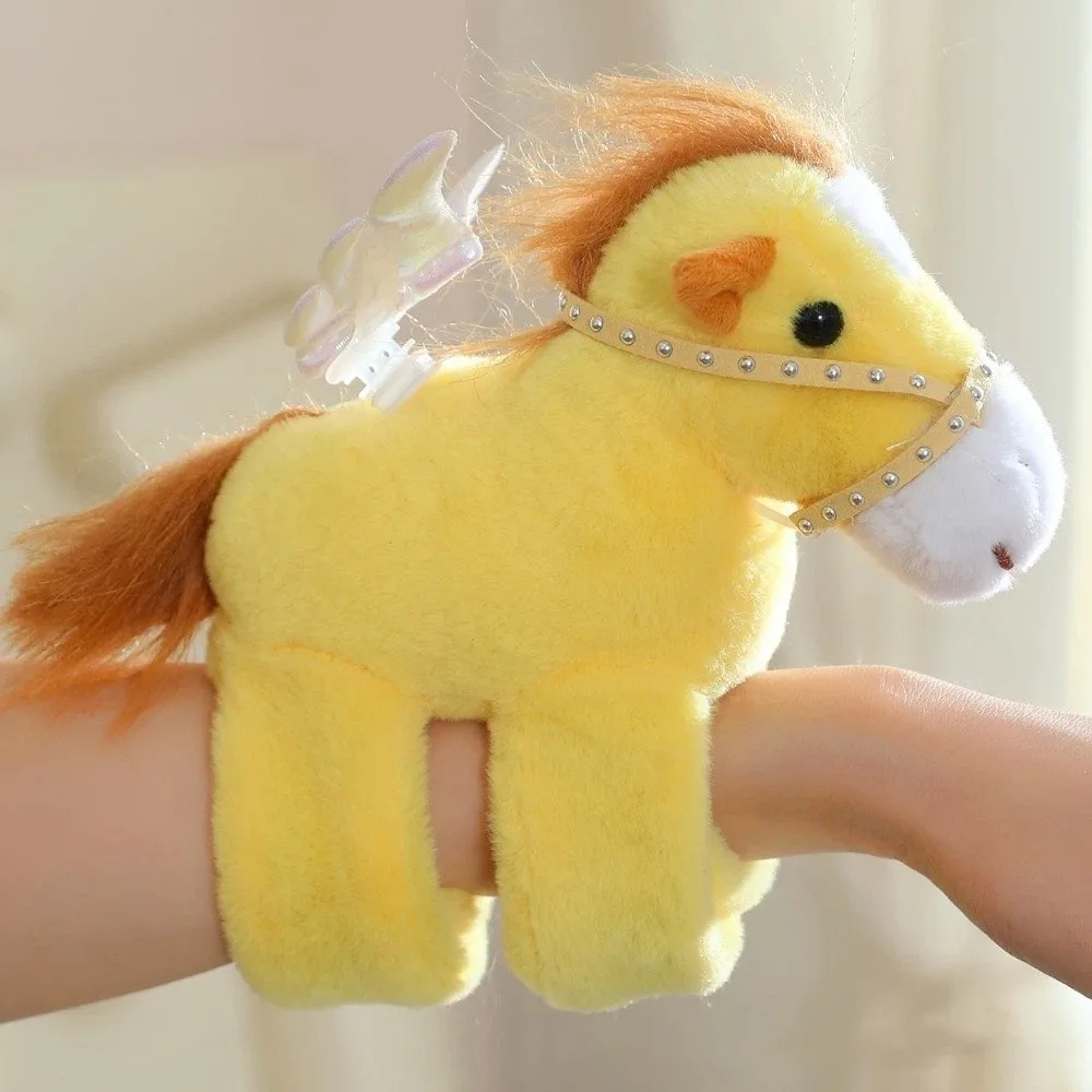 

Simulation Horse Plush Wrist Band Cartoon Soft Pony Slap Bracelet Novelty Spinning Tail Horse Plush Toy Decorative Use