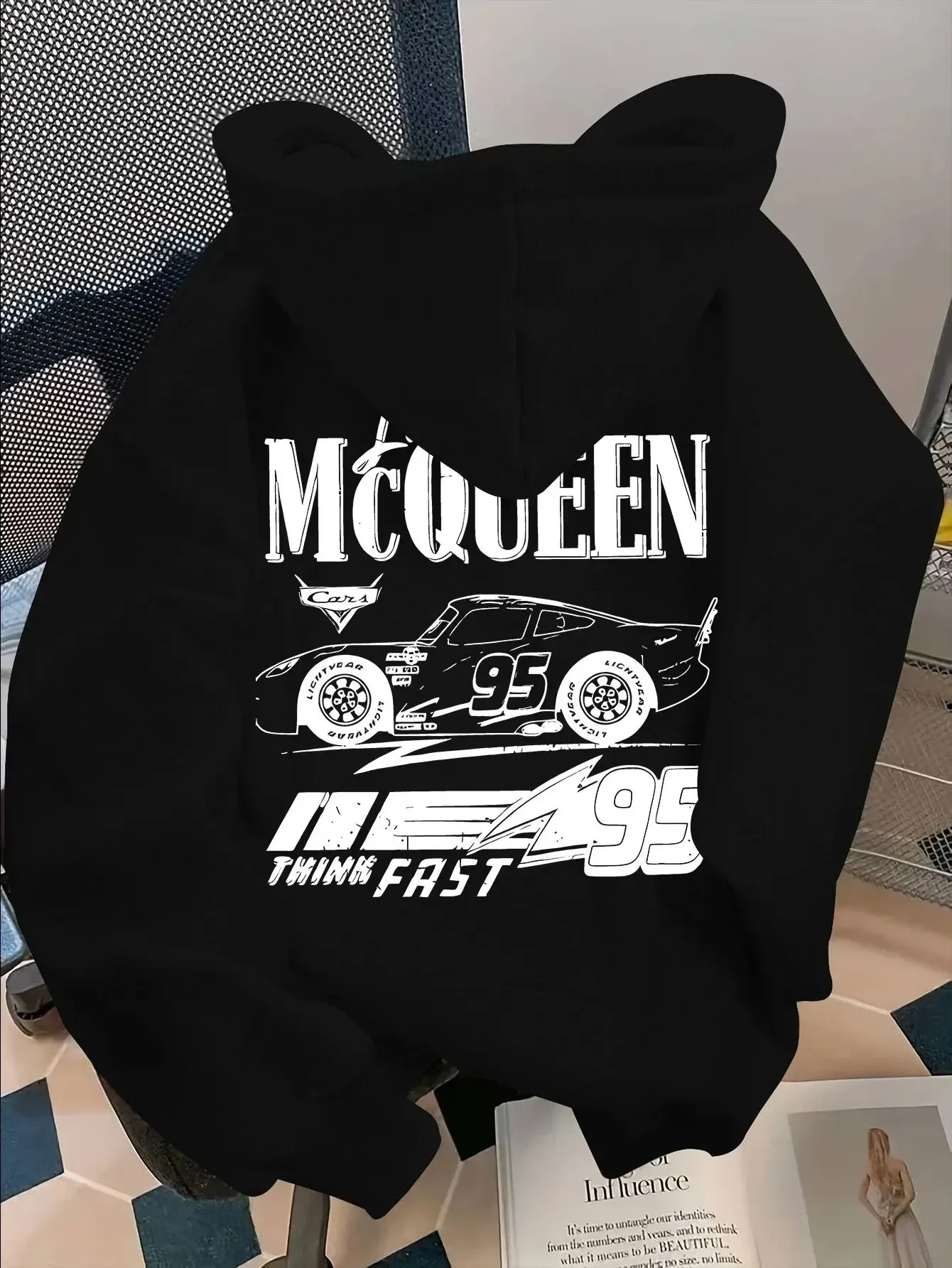 

Новая модель толстовки с капюшоном Cars Lightning McQueen 2026, одежда с персонажами Диснея, большие размеры, унисекс, спортивная толстовка с графическим принтом, высокое качество
