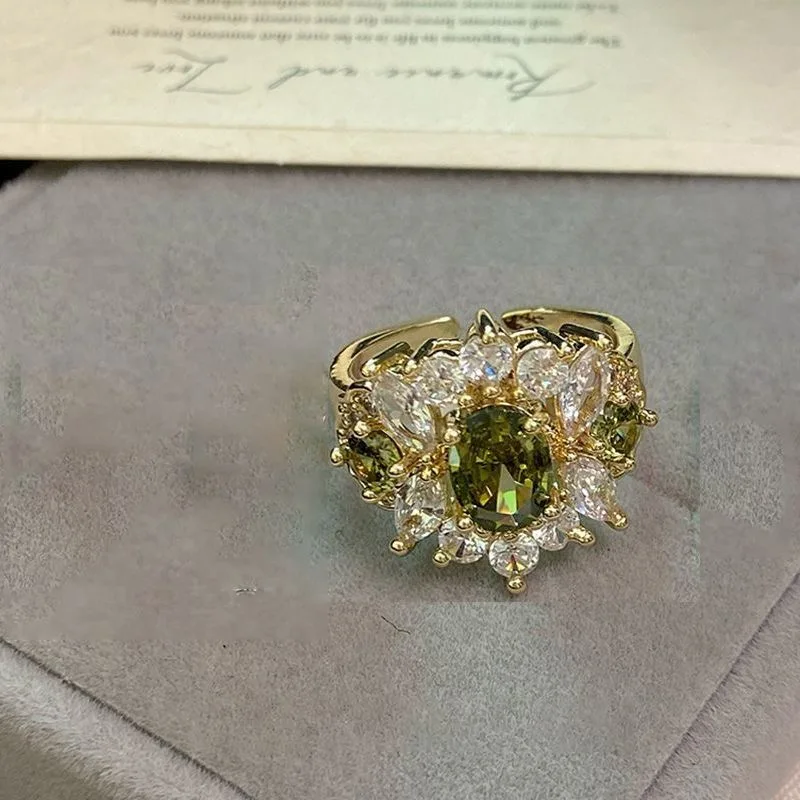 

Ele Open Ring in Olive een with Zircon Stone Retro Court Design High End Luxury mat New Model Jewelry Faion