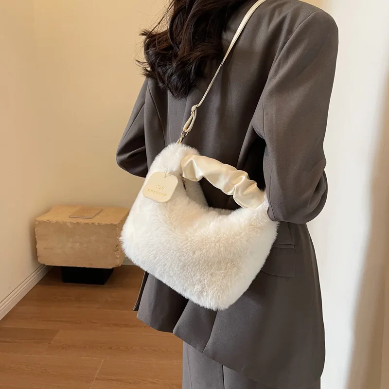 

Shoulder Bag Autumn And Winter New High-end Texture Women's Handheld Plush Simple Fashion Trend Crossbody Bag