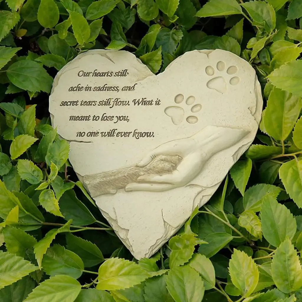 Resin Heart Shaped Pet Memorial Stones Paw Print Cat Dog Garden Grave Markers for Outdoor Patio Backyard Lawn Animals Gravestone