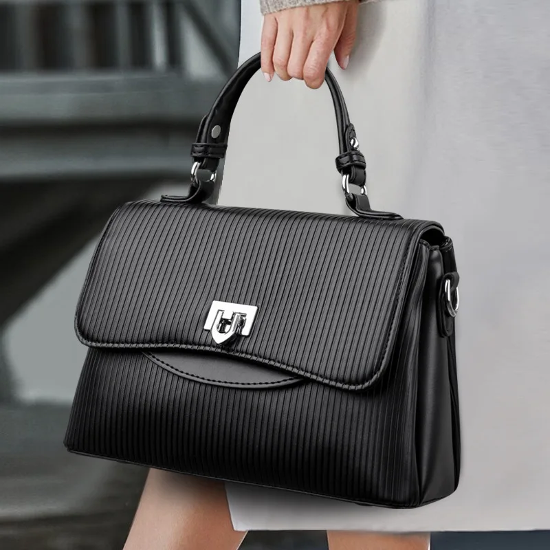 

New Large Capacity Soft Leather Tote for Women Multi-Compartment Shoulder Crossbody Handbag Versatile Niche Texture Purse