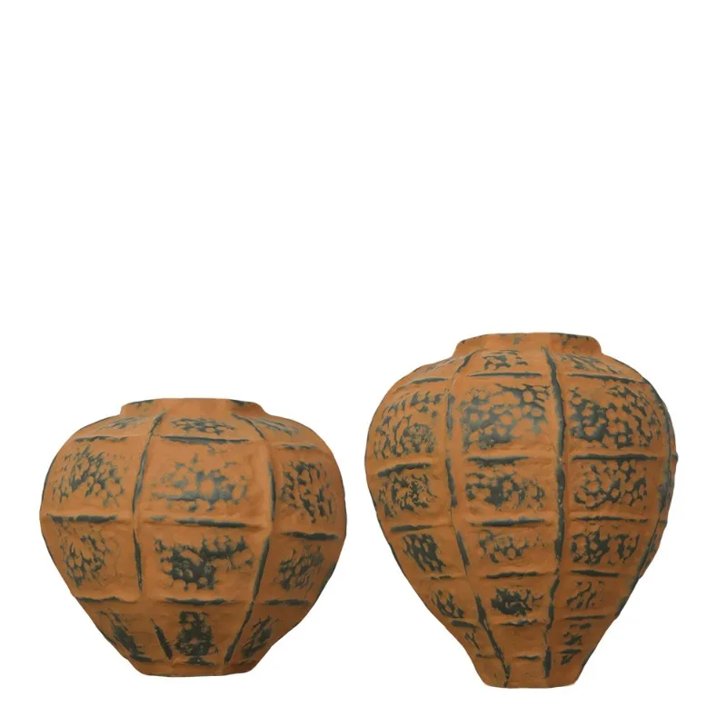 

Rusty retro ceramic vase, creative flower arrangement decoration at the entrance of the homestay, dried flower utensil pendulum