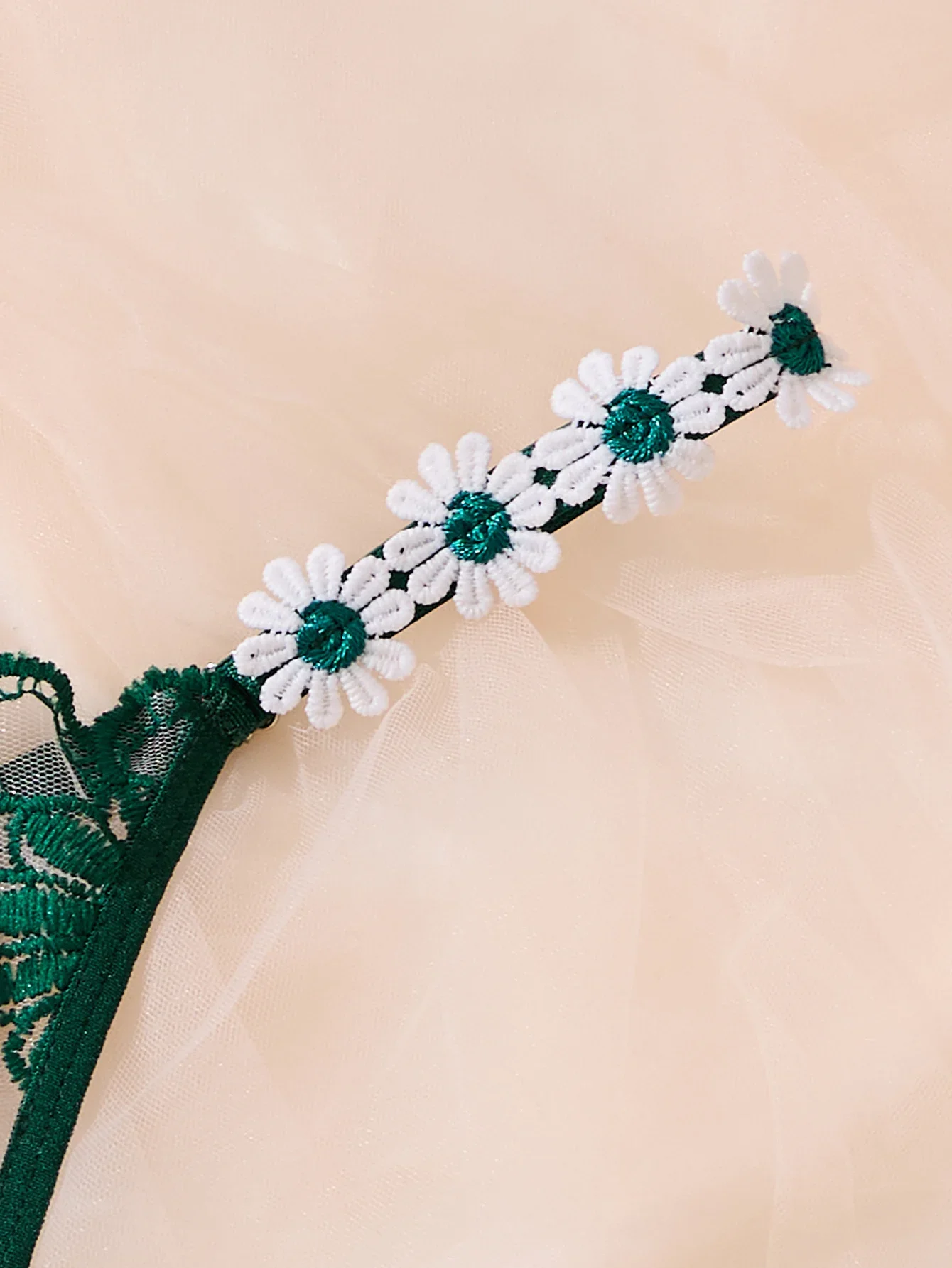 Green sexy lingerie set, including chrysanthemum pattern underwear and thong, a comfortable family-style women's  ZA825086