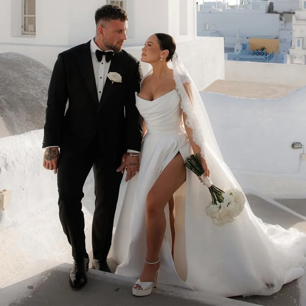 Simple Satin A-Line Customized Bridal Gown Sexy Strapless Side Slit Robe de mariée Charming Ruched Wedding Dress For Woman Bride