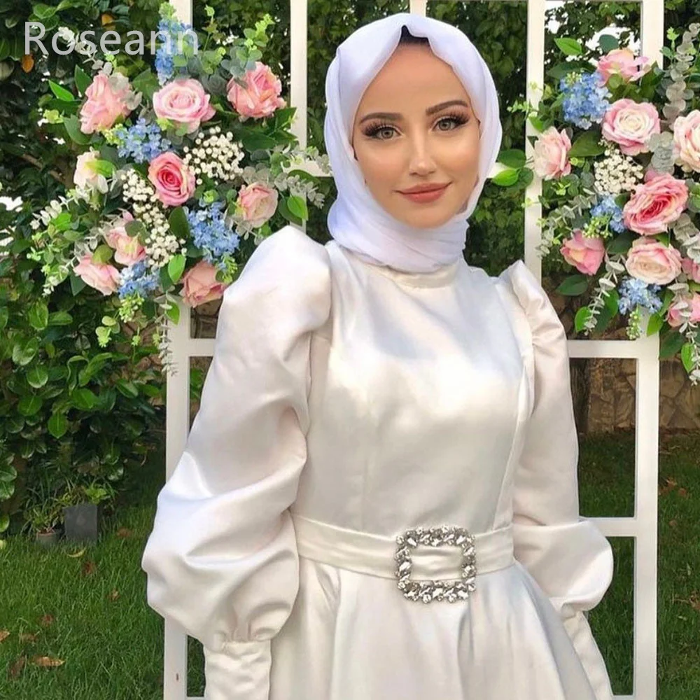 Muslim Ivory High Collar Wedding Dresses 2023 New Design Belt Satin Brideing Gown Full Floor Length Brush Train robe de mariée