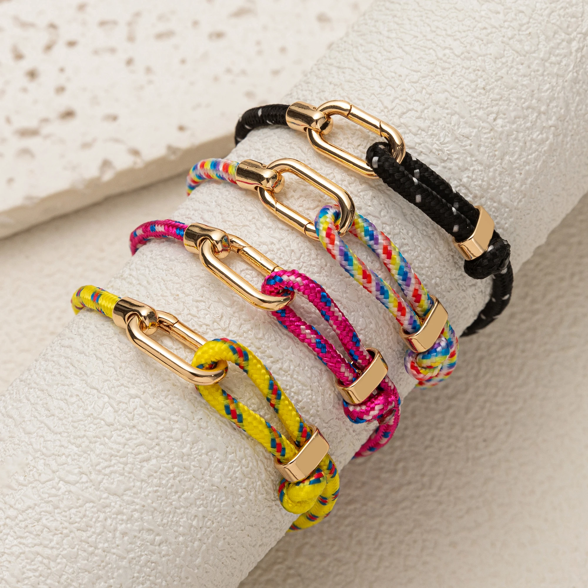 Pulsera de cuerda de color de alambre de acero ajustable vendedora caliente para parejas, pulsera chapada en oro de acero inoxidable 3D de cuerda roja