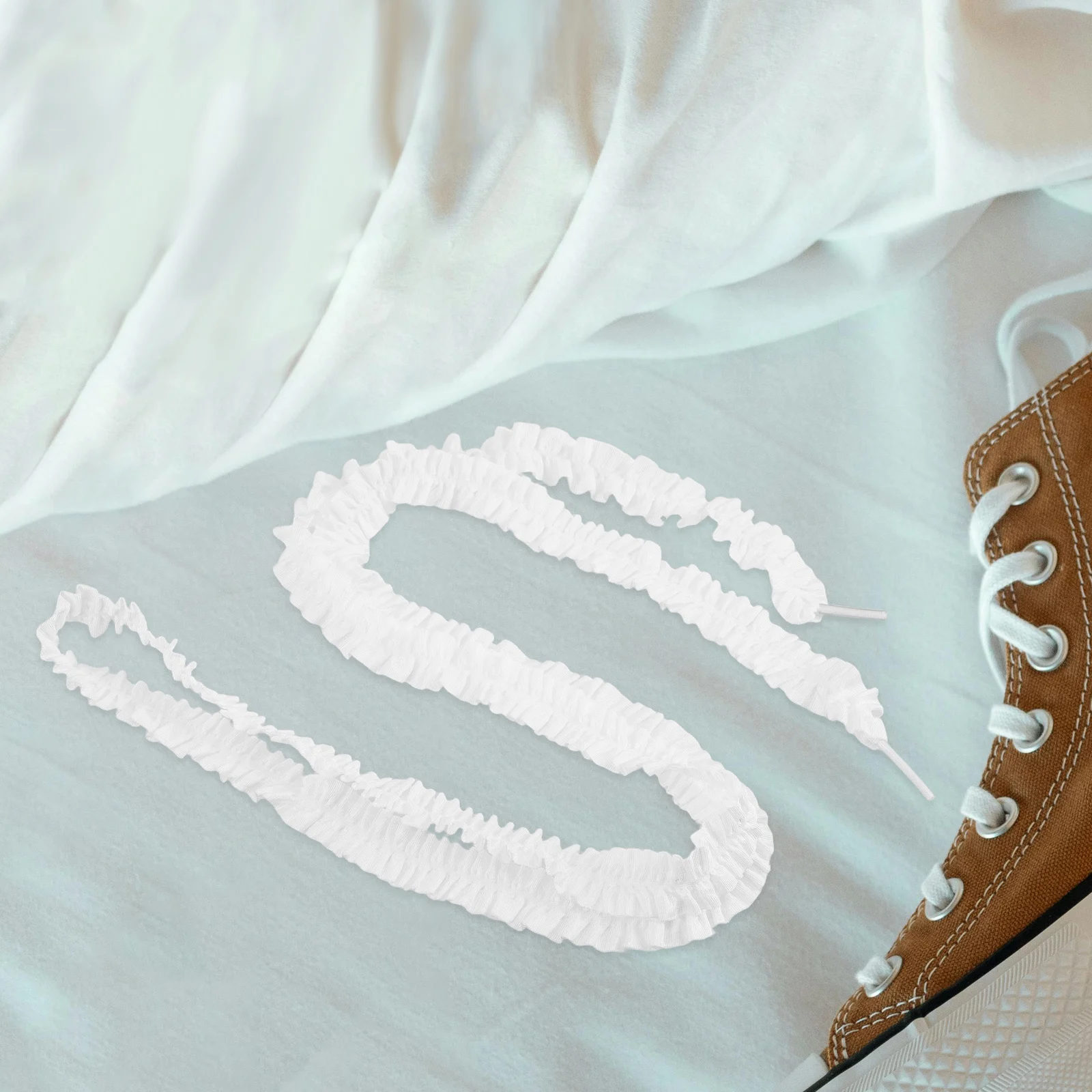 

2Pairs Cute Ruffle Lace Shoelaces Women Decorative Edge Fashion Ribbon Replacement for Sneakers Boots Casual Shoes