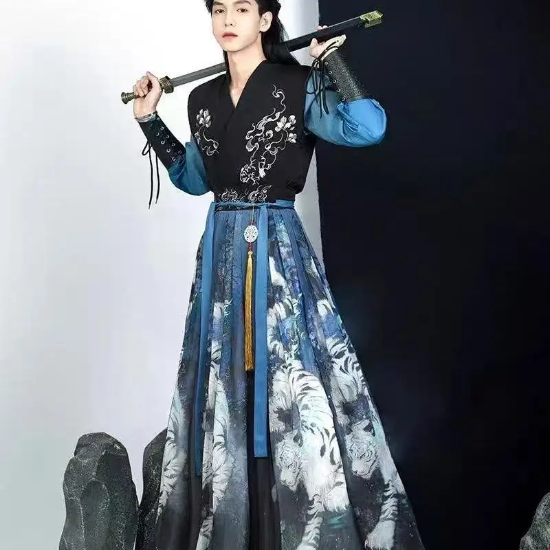 Costume da uomo tradizionale Hanfu blu antico cinese con colletto incrociato ricamato per ragazzi, costume cosplay di arti marziali di Halloween