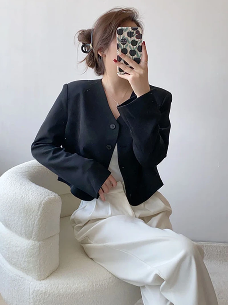 

Retro Hong Kong Sle Chic Bla V-Ne Single Button Long Sve ort Design Sensation Ele Top Women's Outerwear