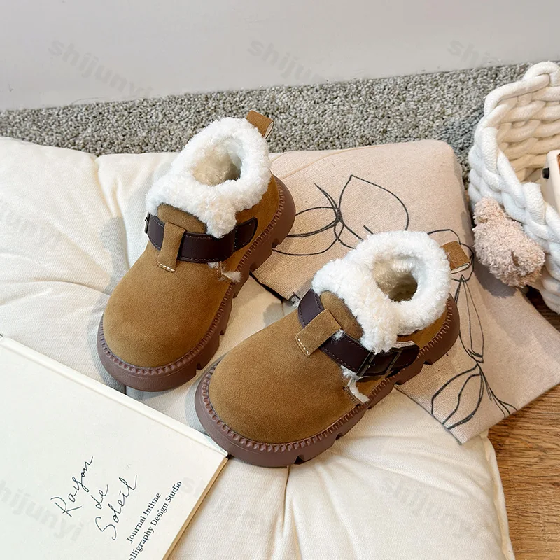 Botas de nieve para niños, novedad de 2025, hebilla de moda, piel gruesa, Color sólido, botas cortas para niños, tobillo flexible, ocio, zapatos cálidos para niños y niñas