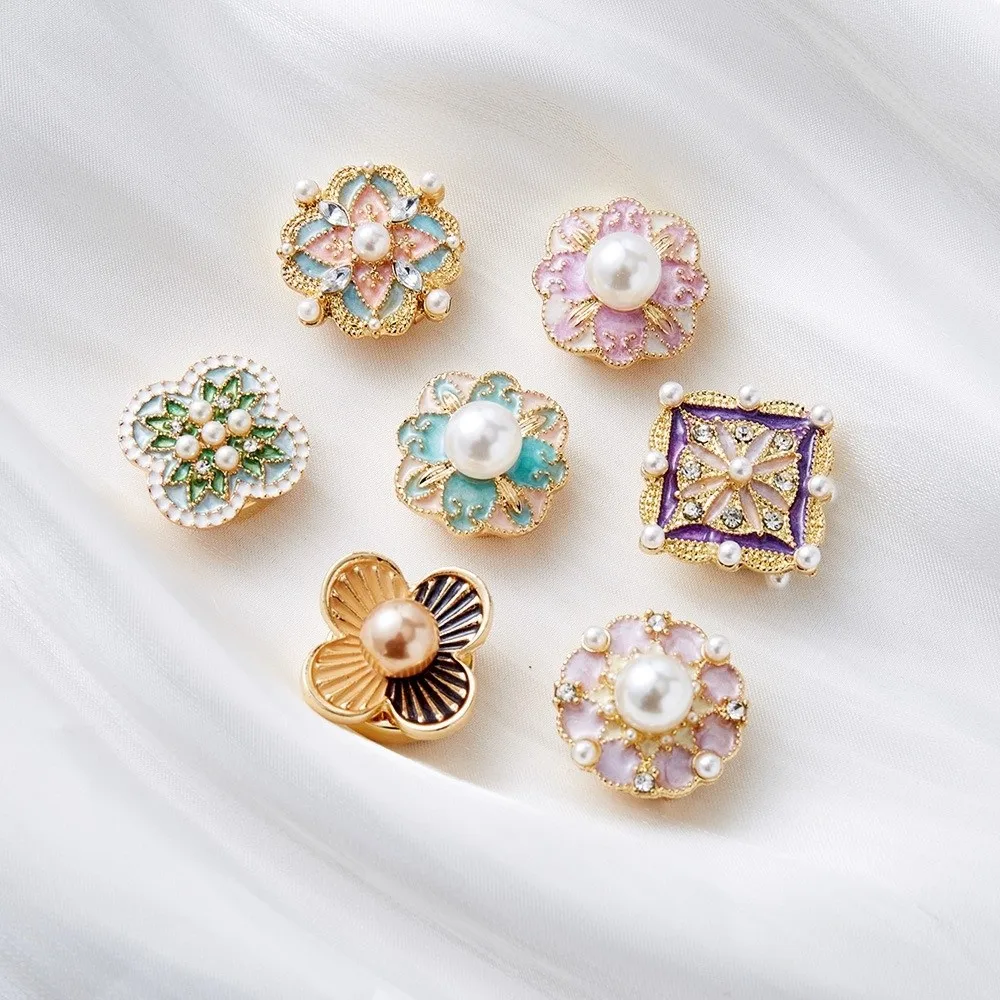 2pcs Fashion Rhinestone Enamel Cufflinks Vintage Elegant Flower Sleeve Button Sparkling Pearl Button Cover Clip Suit Accessories