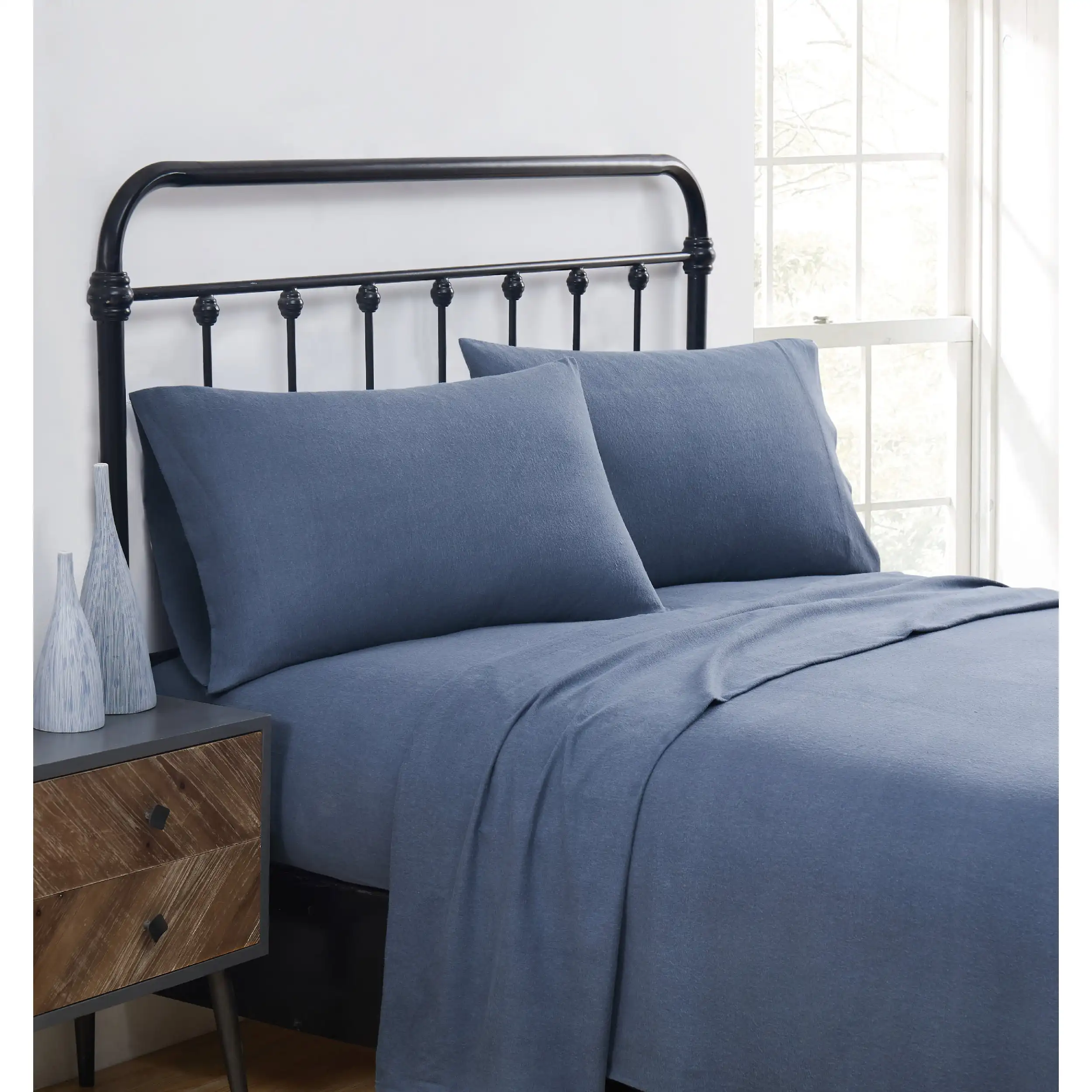 

Комплект однотонных синих фланелевых простыней