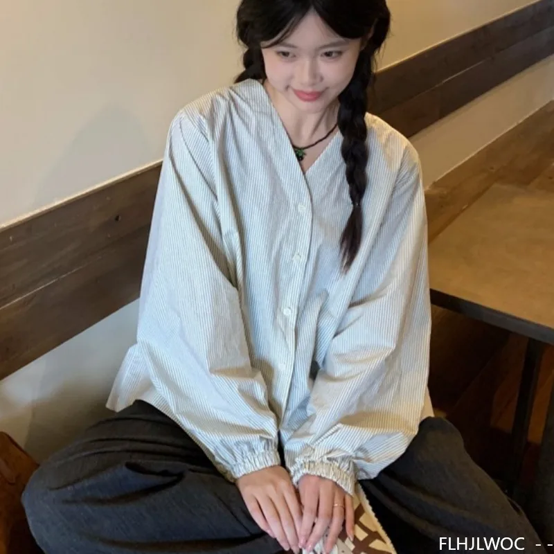 Jesień 2025 Bawełniane Bluzki Podstawowe Koszule Bluzki Damskie Jesienne Retro Vintage Niebieska Bluzka w Paski Elegancki Japoński Koreański Design Odzieży Bluzki