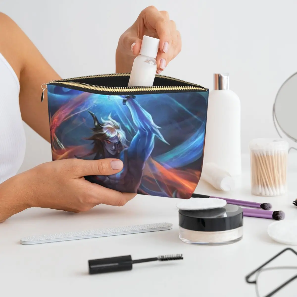 

Kayn LOL League Of Legends Game Women Cosmetic Bags Travel Makeup Organizer Pouch Toiletry Storage Dopp Kit Case