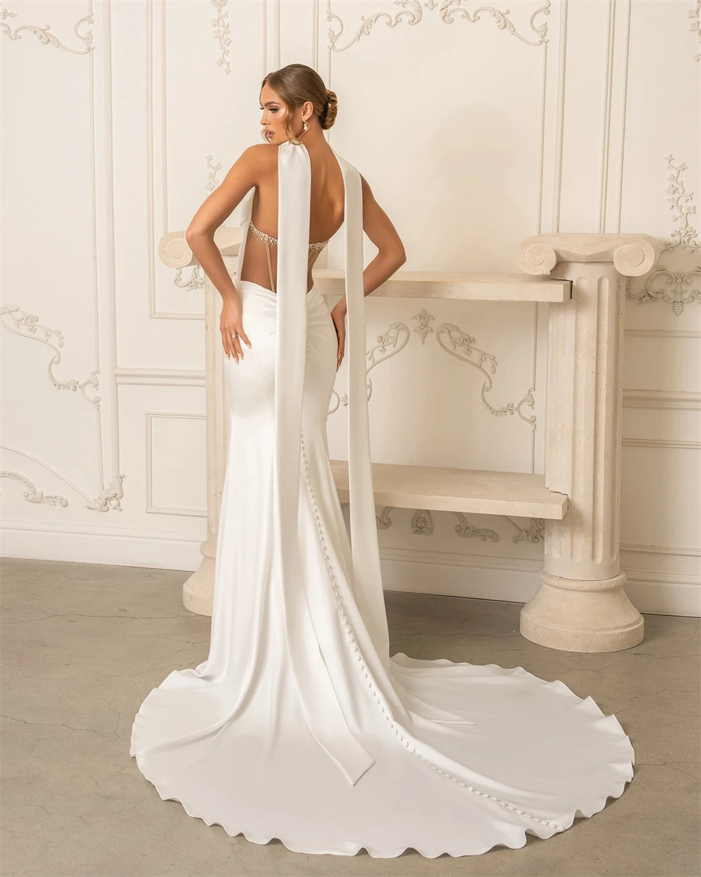 

Customized Mermaid Satin Wedding Dresses Modern Strapless Sleeveless Wedding Dress Exquisite Court Train Special Occasion Gowns