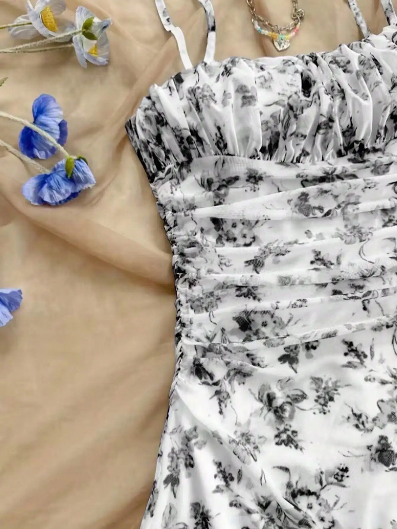 2026 Damen Sommerkleid Jugendliches Neues Blumenprint-Neckholder-Kleid Modisch und Elegant Ganzjahres-Kinderkleid – Detail 8