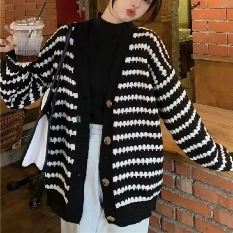 Spring and Autumn Women\'s Striped V-Neck Knitted Loose Single Breasted Cardigan Screw Thread Fashion Casual Formal Tops