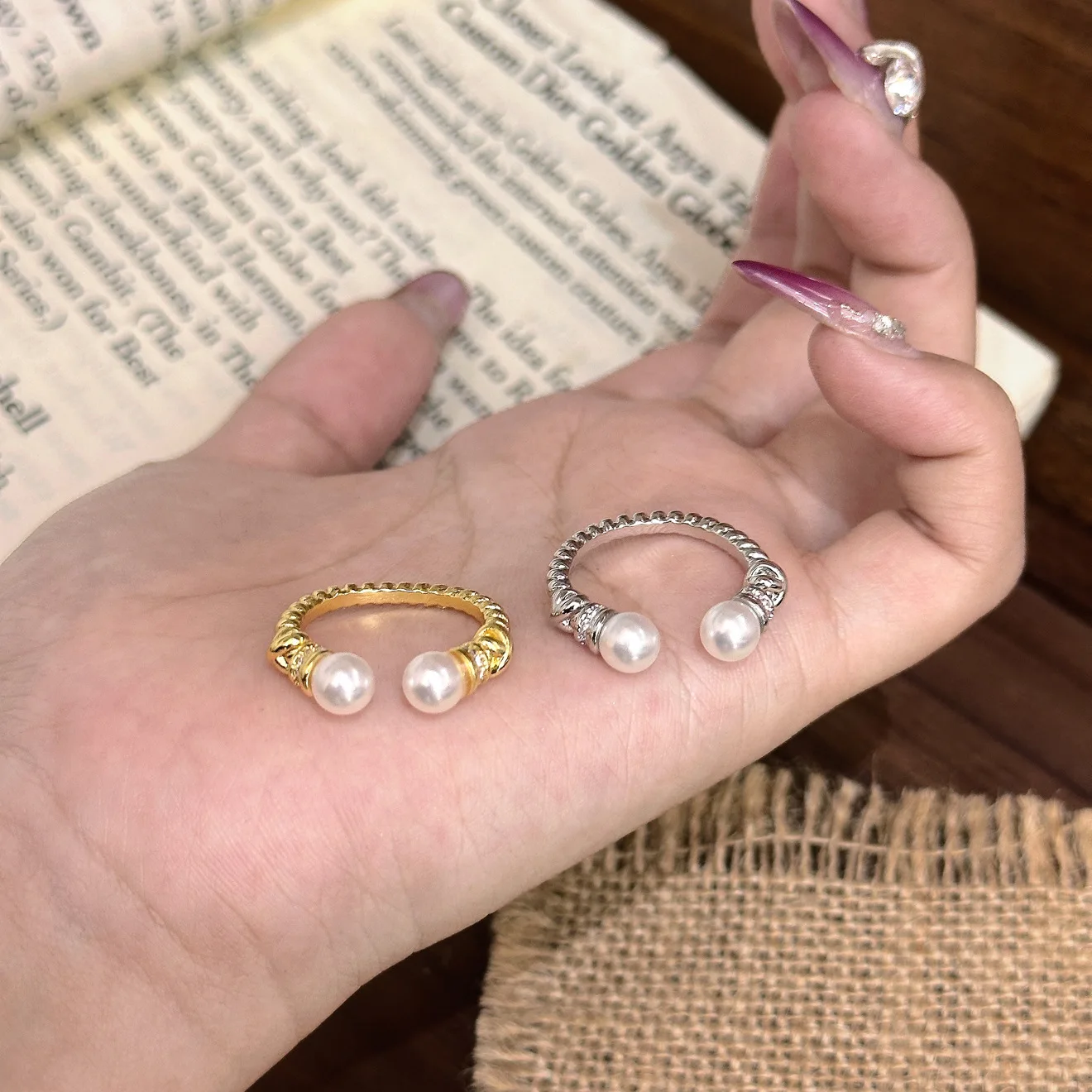 

Эксклюзивное кольцо с витым жемчугом — винтажный дизайн ручной работы, эффектный открытый браслет, редкий и стильный, идеально подходит для любителей подарков и моды