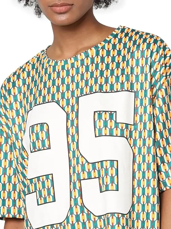 تي شيرت فضفاض بأكمام قصيرة مع نمط مطبوع رقم "95" مناسب للنزهات اليومية والتواريخ غير الرسمية وما إلى ذلك