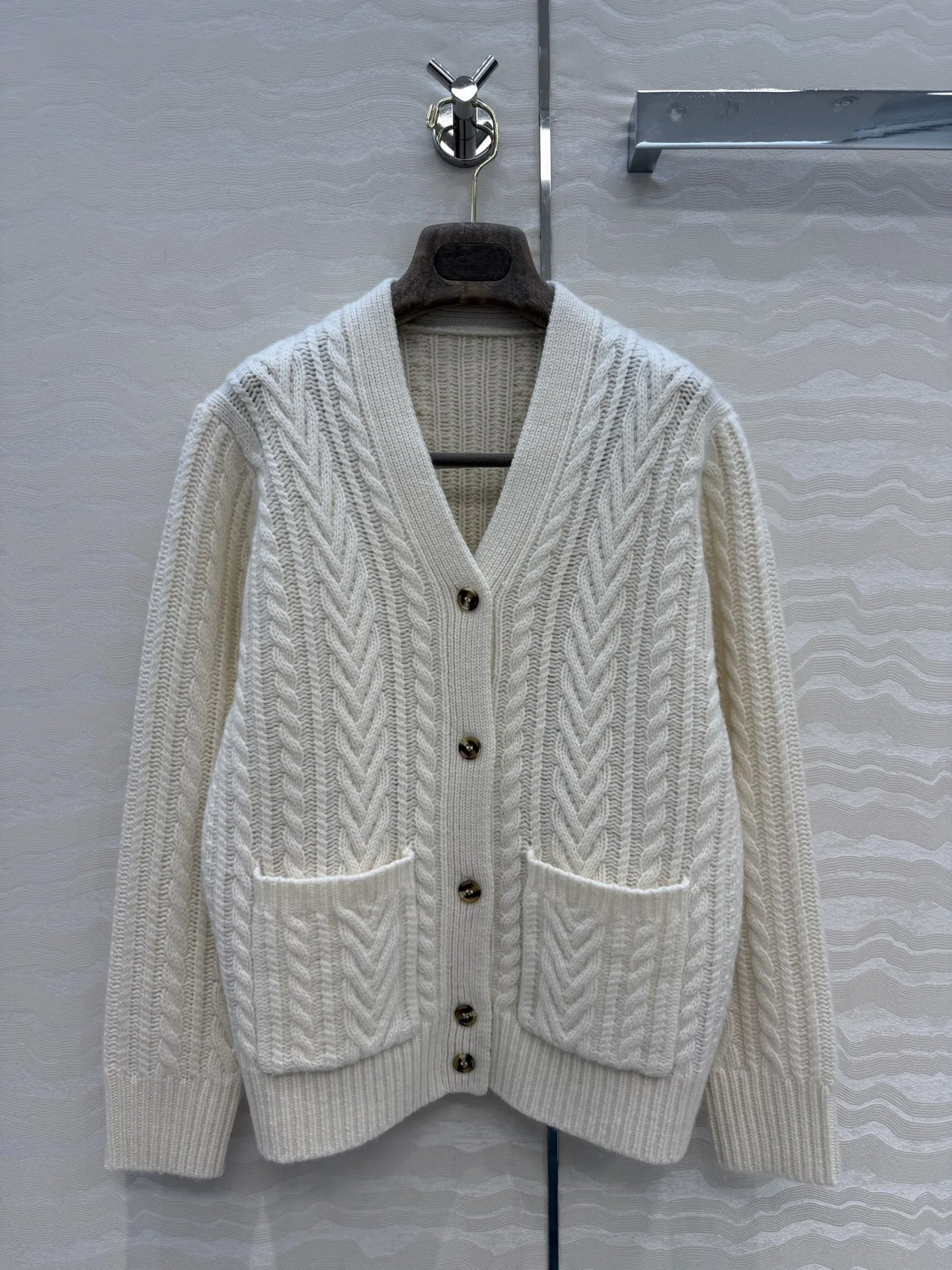 Women Cable Knit Cardigan V Neck Long Sleeve Button Sweater Coat With Pockets Old Money Style Autumn Winter Loose Casual Knit