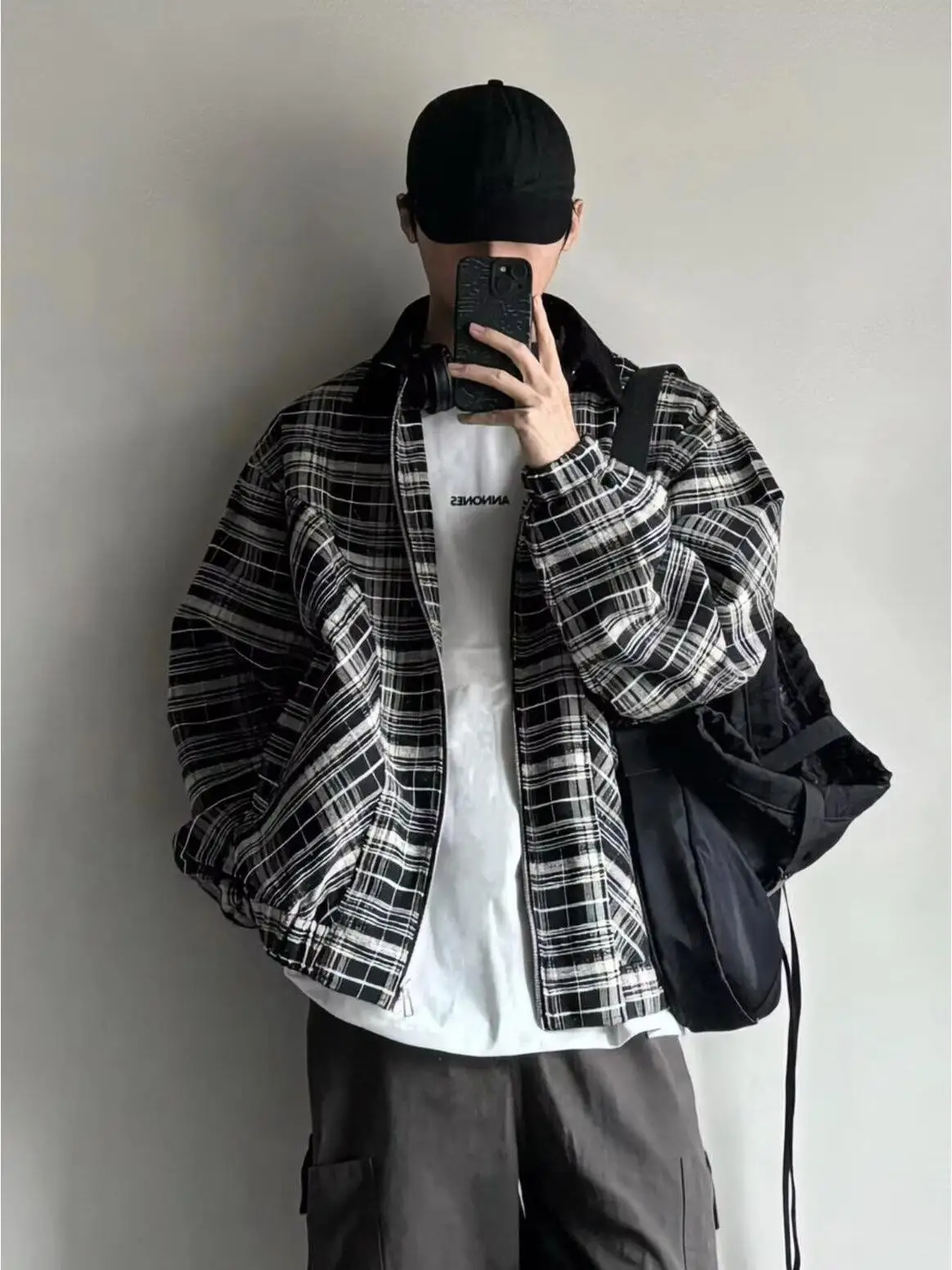 

Мужская демисезонная куртка в стиле ретро-авиатор с клетчатым узором, свободный крой, не мнется, молодежный стиль