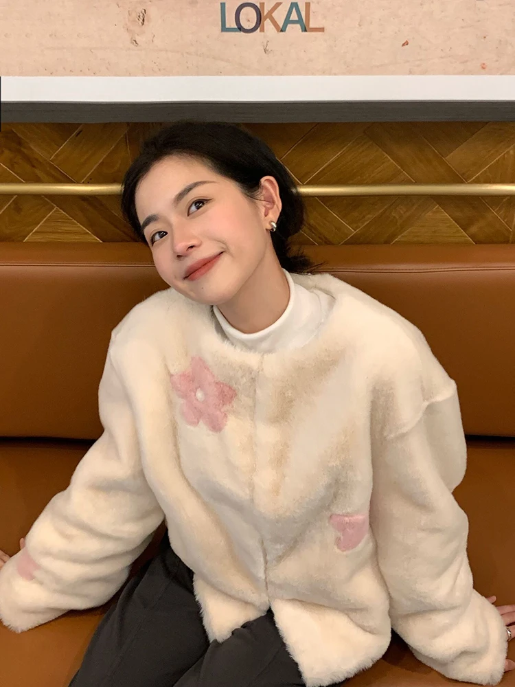 

Lamb Wool Jacket Short Down Coats Woman Couples Design Matching Style Paired Fashion Duo Look Twinned Aesthetic Partnered Ladies