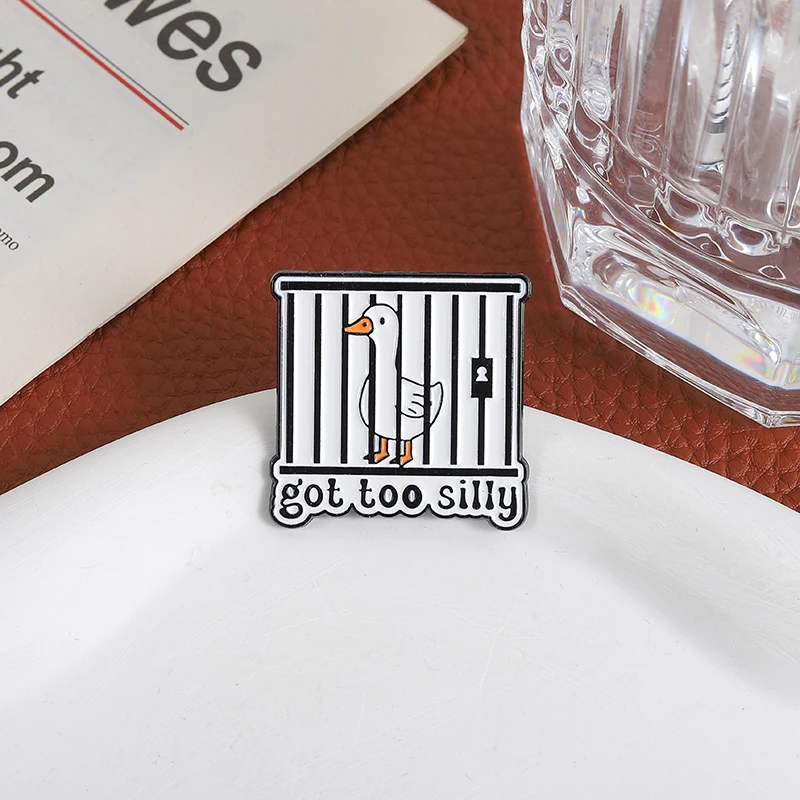 حصلت على جدا سخيفة المينا دبابيس مخصصة سخيف أوزة السجن دبابيس التلبيب شارات الملابس مجوهرات بأشكال حيوانات هدية للأطفال الأصدقاء #6